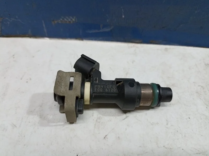 Форсунка топливная Nissan Almera Classic 2006 1660095F0A B10 1.6 QG16DE