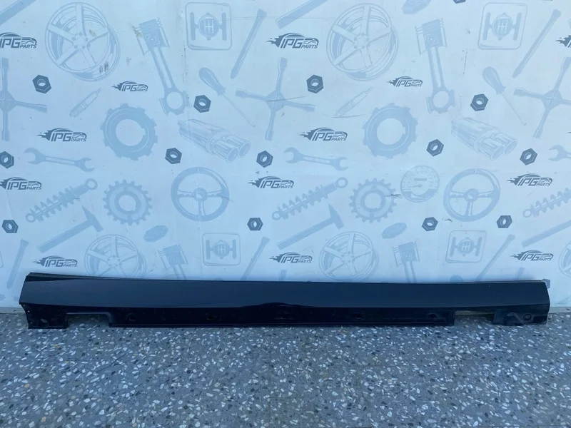 Накладка порога правая Mercedes-benz 2013 W212