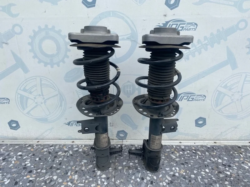 Амортизатор передний Mercedes-benz 2014 W246