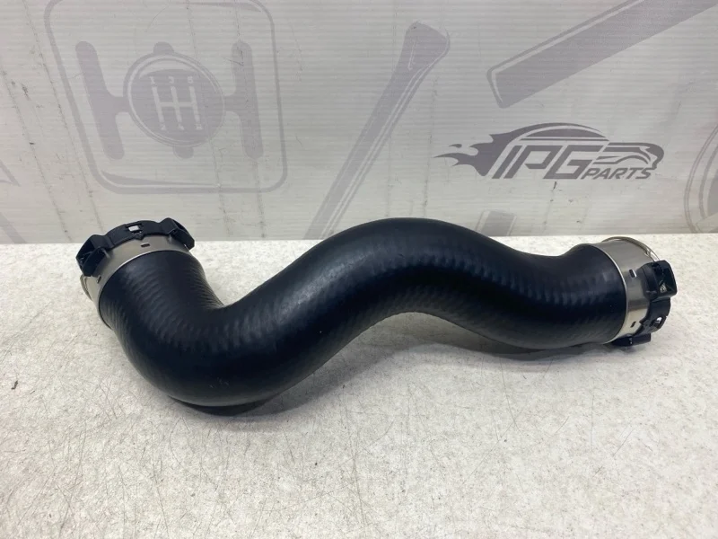 Патрубок интеркулера правый Mercedes-benz A W176