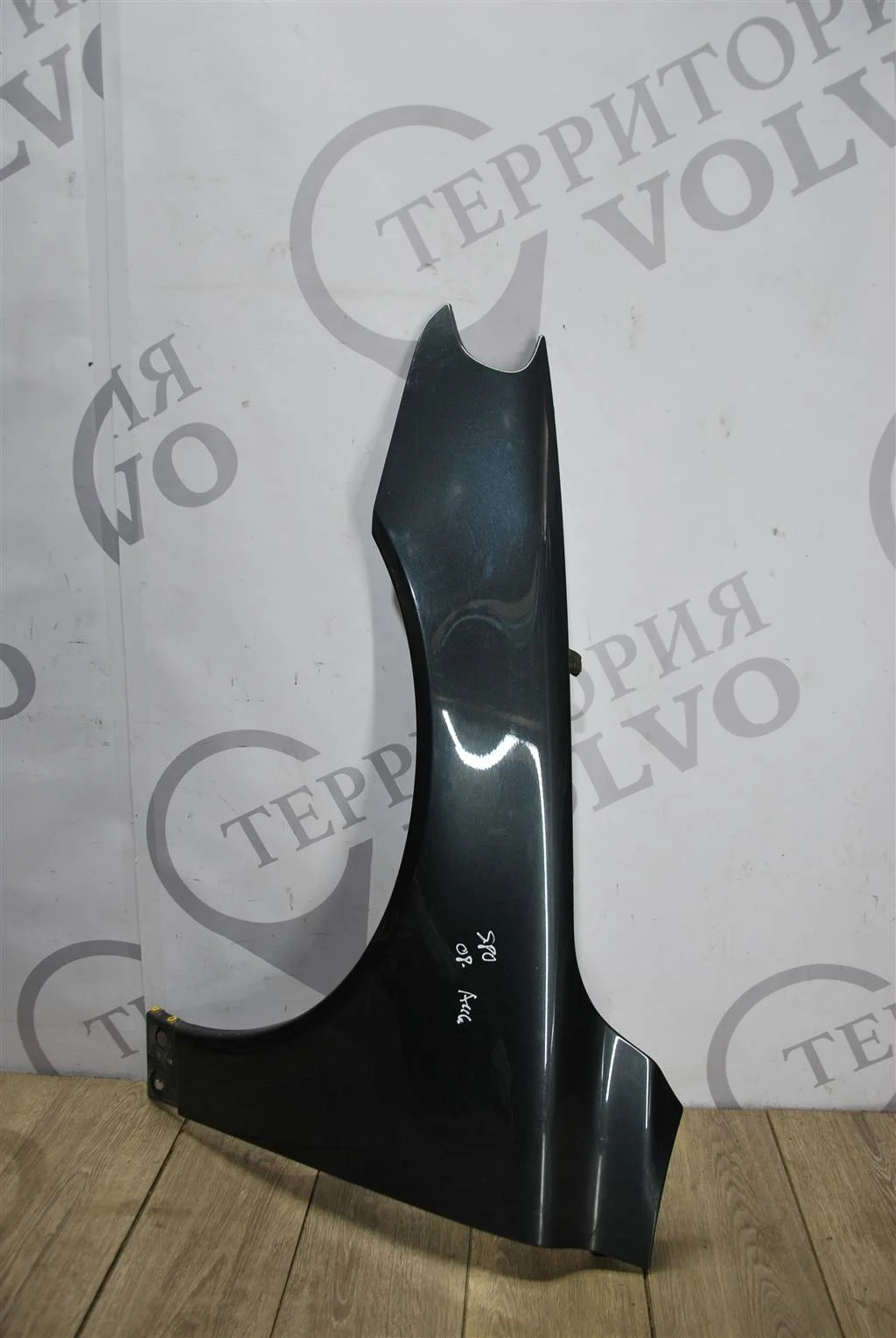 Крыло переднее левое