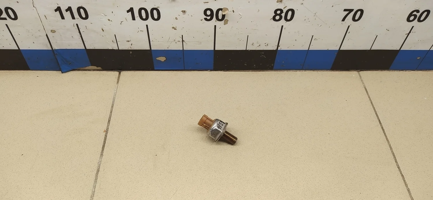 Датчик давления топлива Juke (F15) 2011>