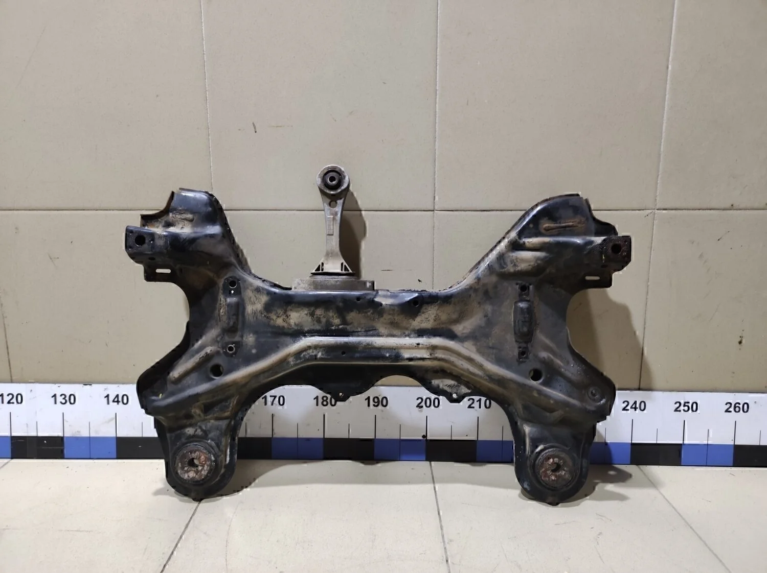 Балка подмоторная A3 (8L1) 1996-2003