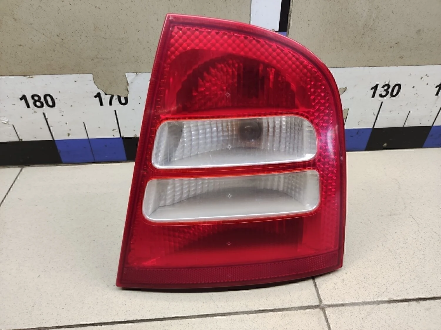 Фонарь задний правый Octavia (A4 1U-) 2000-2011