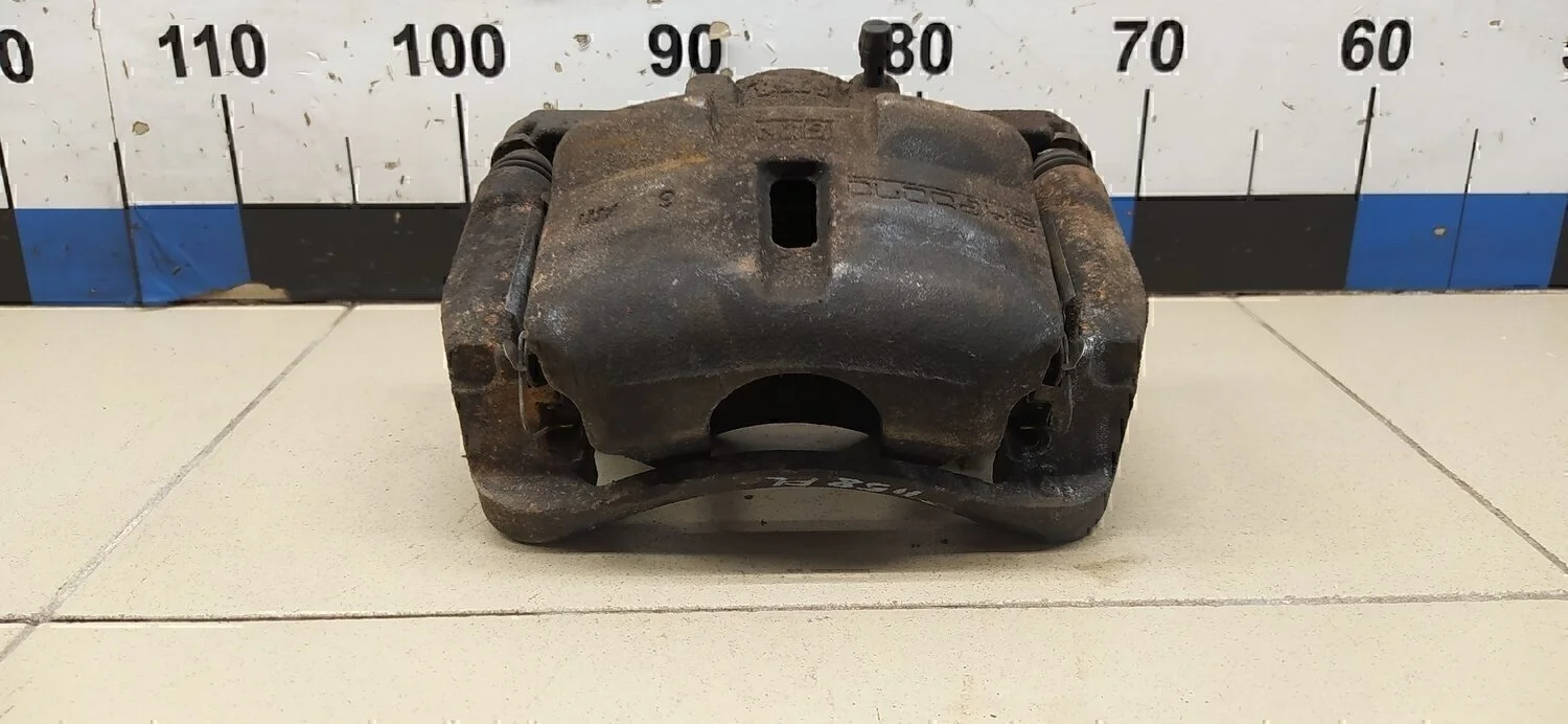 Суппорт передний левый Qashqai (J11) 2014>