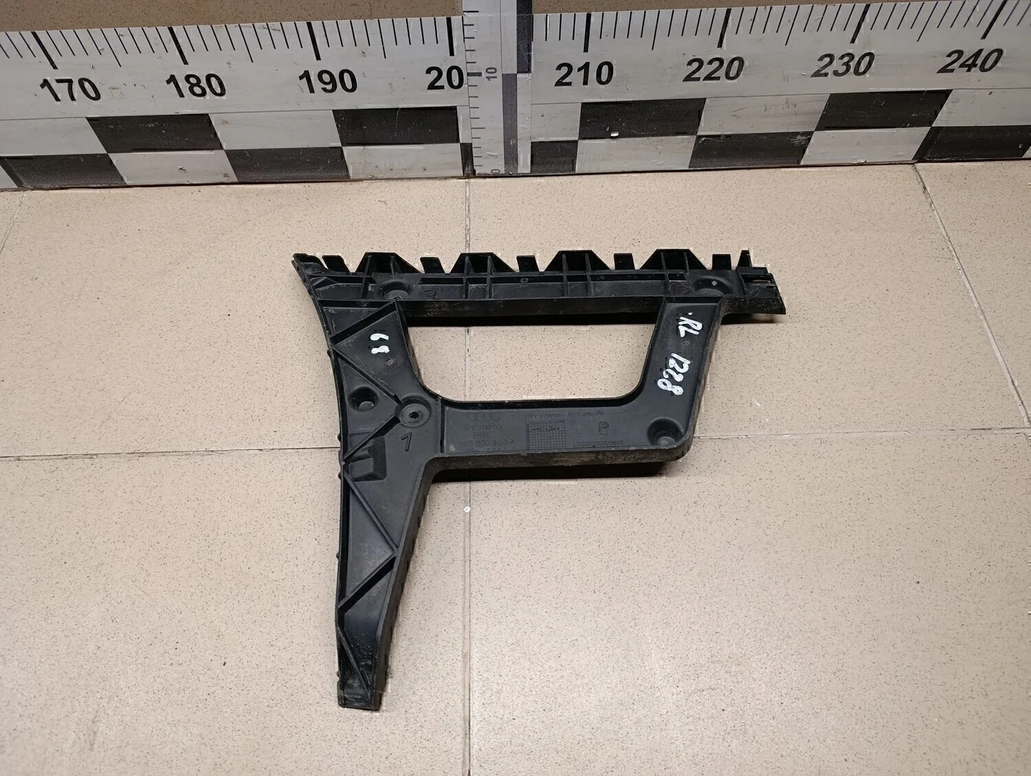 Направляющая заднего бампера левая A4 [B8] 2007-2015