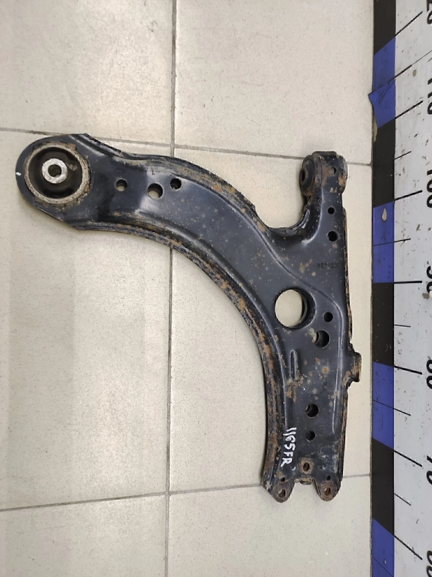 Рычаг передний левый A3 (8L1) 1996-2003