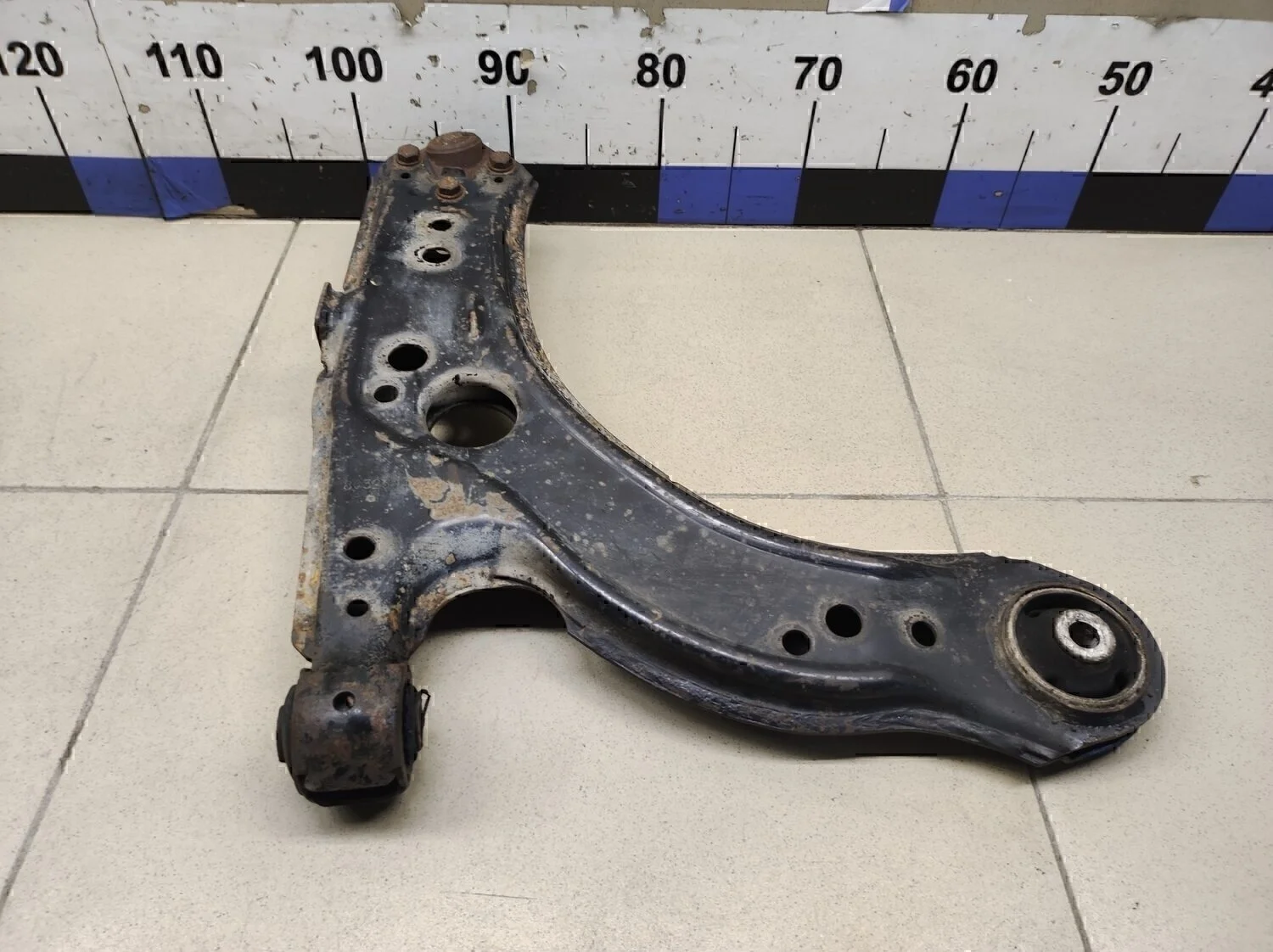 Рычаг передний левый A3 (8L1) 1996-2003