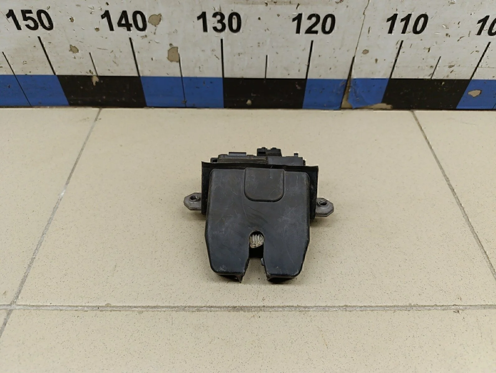 Замок багажника Focus II 2005-2008