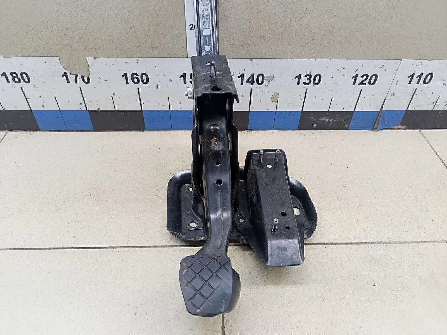 Педаль тормоза A3 (8L1) 1996-2003