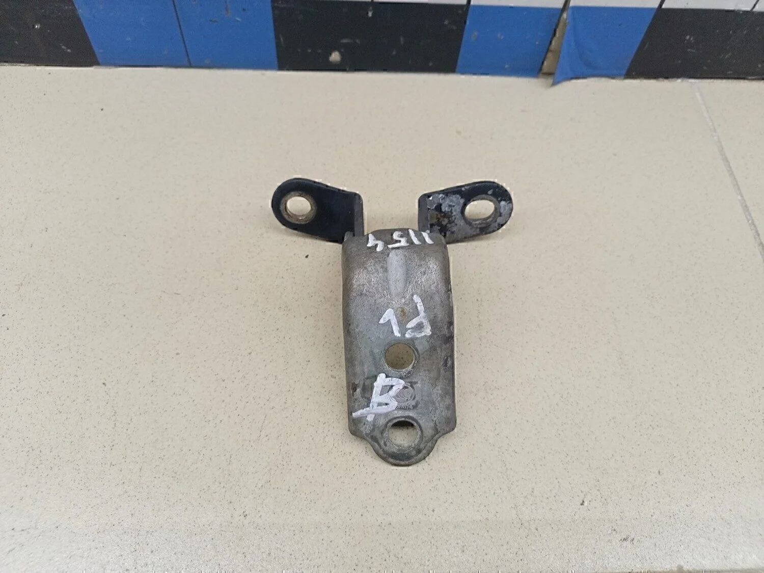 Петля двери Ceed 2007- 2012