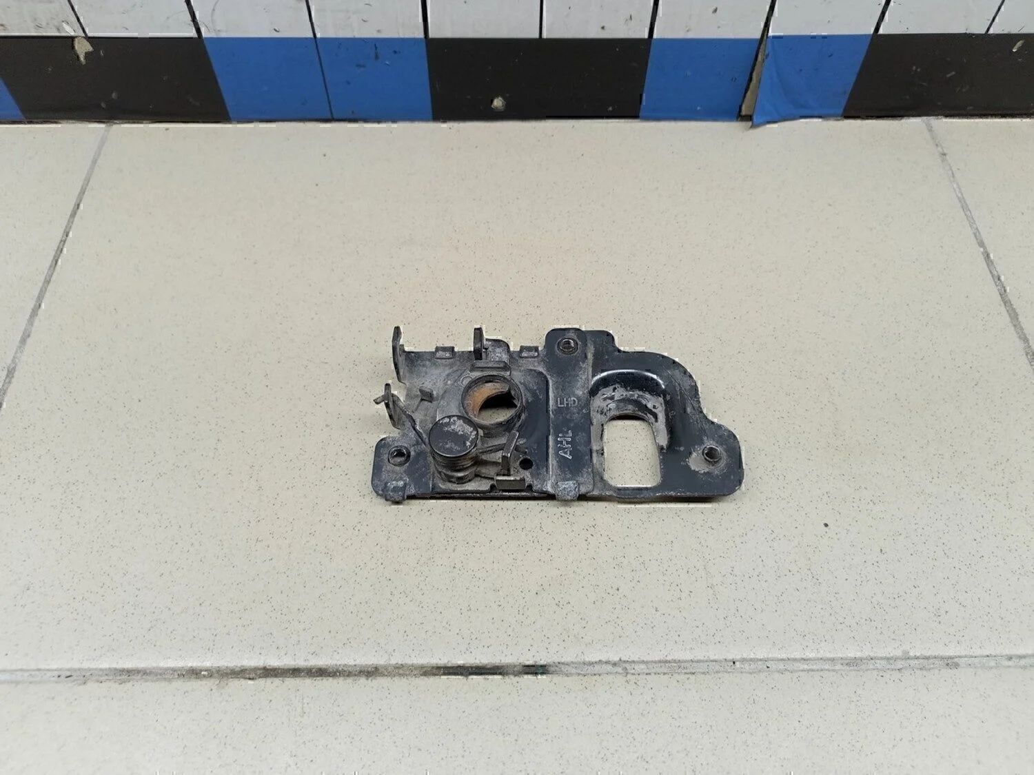 Замок капота RIO 2005-2011