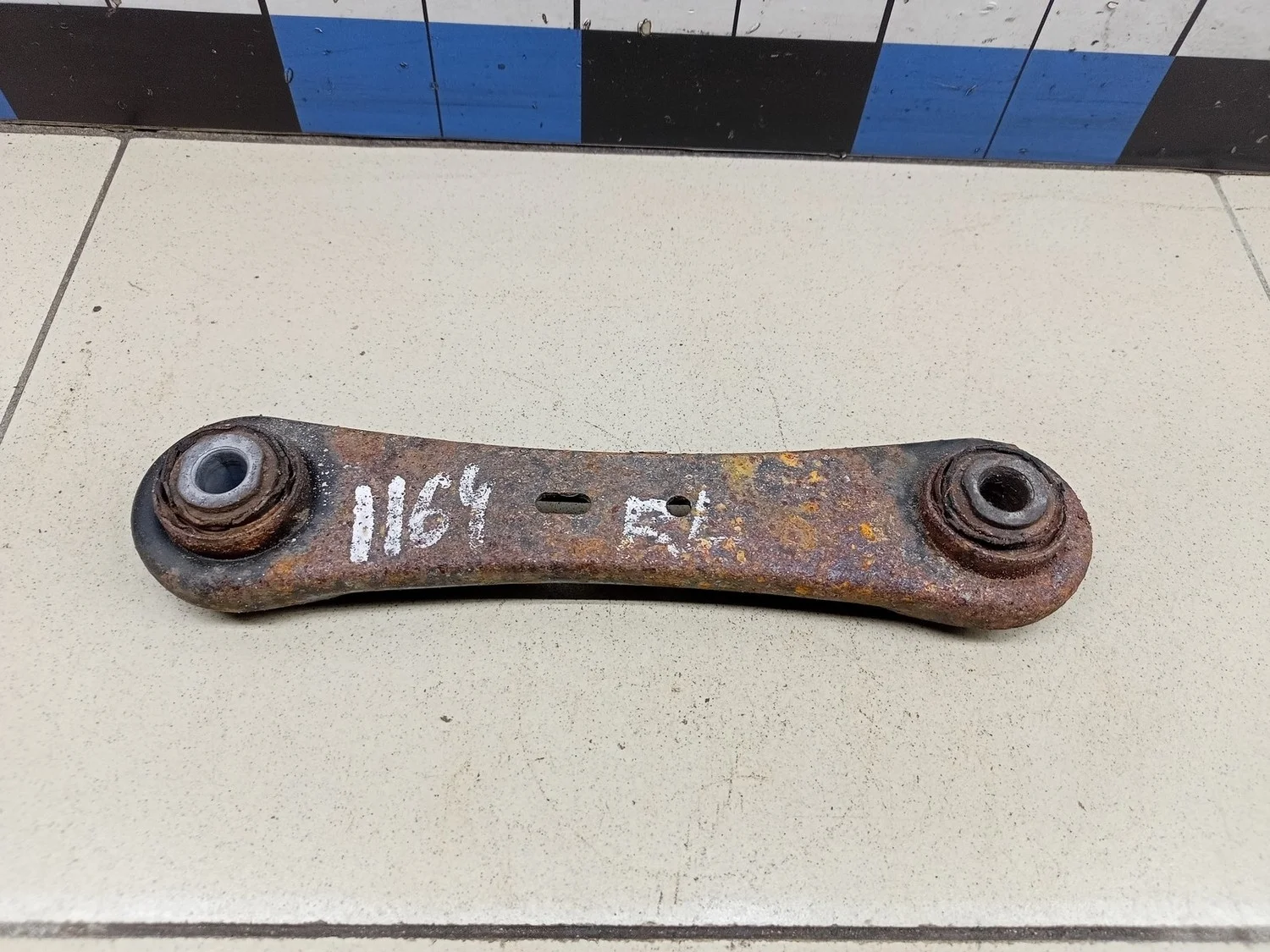 Рычаг задний поперечный S60 2010>