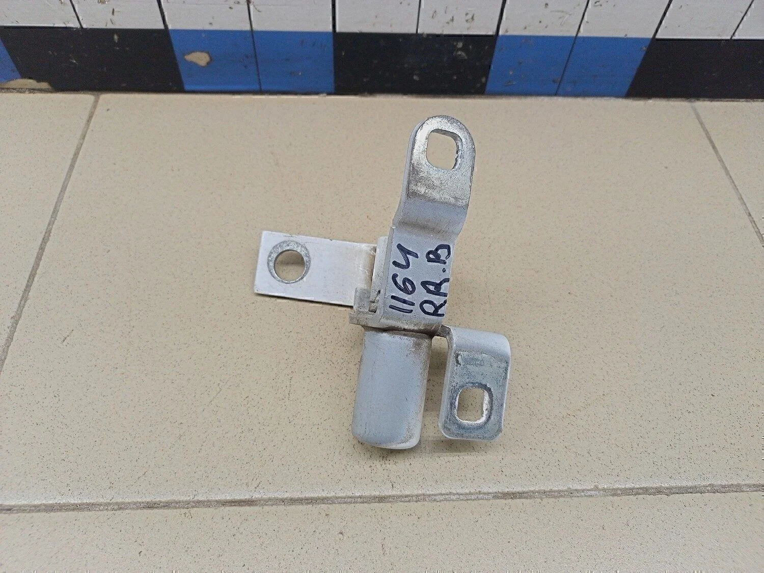 Петля двери S-MAX 2006-2015