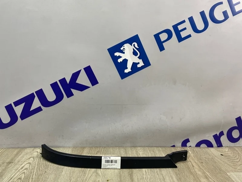 Накладка под фару Mercedes-Benz ML 1999