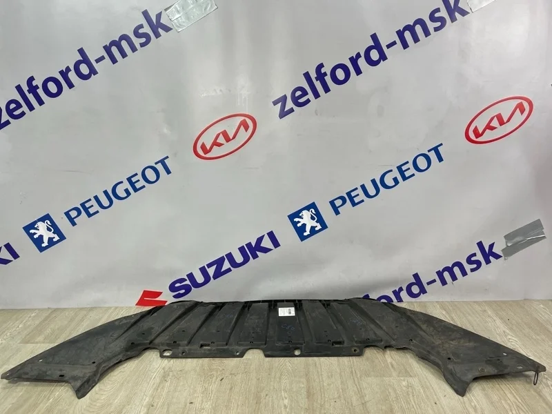 Дефлектор радиатора нижний FORD FOCUS 3 2013