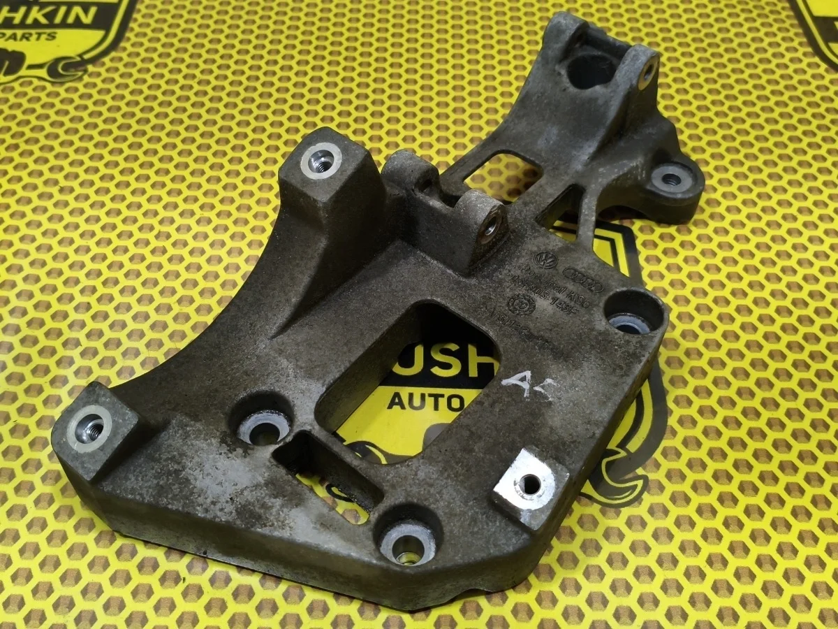 Кронштейн генератора Skoda Octavia 2010 06F903143F A5 BSE