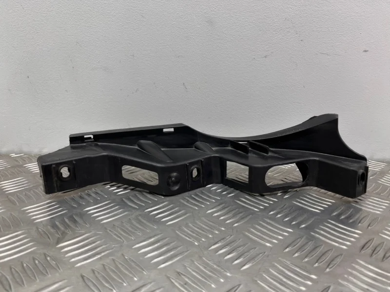 Крепление бампера Volkswagen Passat B6