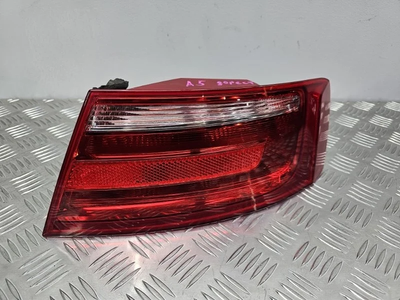 Фонарь Audi A5 8T