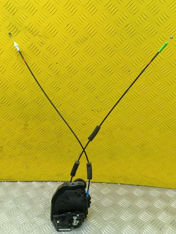 Замок двери задней правой Toyota Land Cruiser Prado 150 (2009-2023) 2020 6905033120 ВНЕДОРОЖНИК 4.0 I 1GRFE