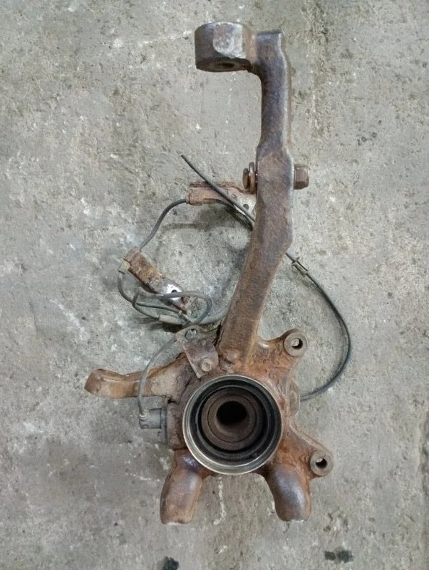 Кулак поворотный правый Toyota Hilux (2005-2015) 2010 432110K030 ПИКАП 2.5 D 2KDFTV