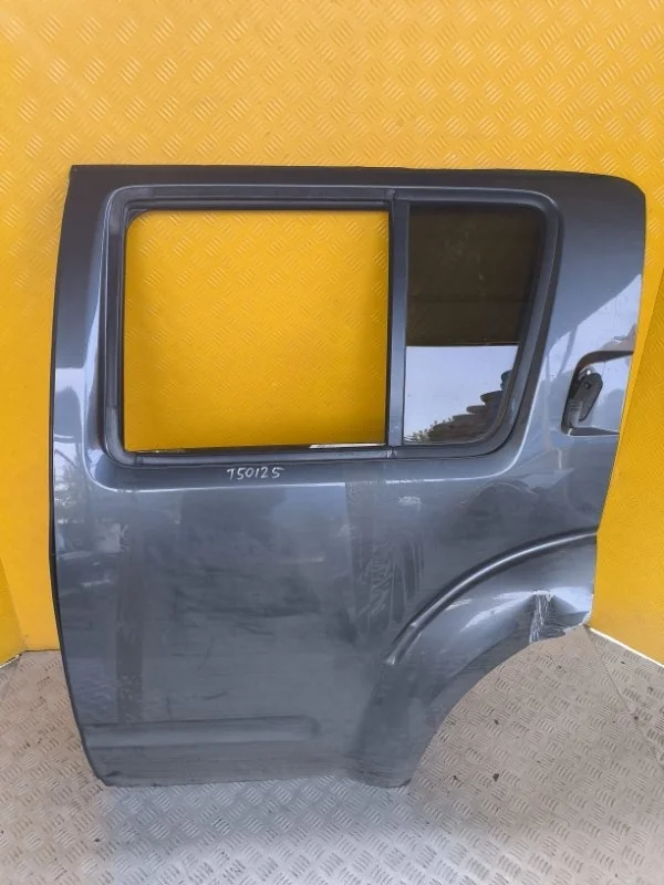 Стекло двери задней левой Nissan Pathfinder (R51M) 2004-2013 2010 82301EB33A ВНЕДОРОЖНИК 2.5 D YD25DDTI