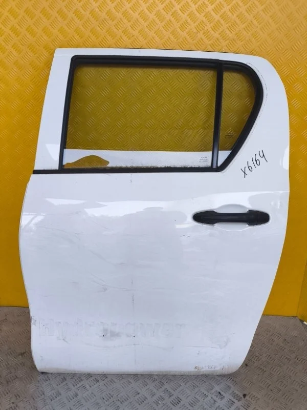 Дверь задняя левая Toyota Hilux (2015-2021) 2021 67004KK011 ПИКАП 2.4 D 2GDFTV