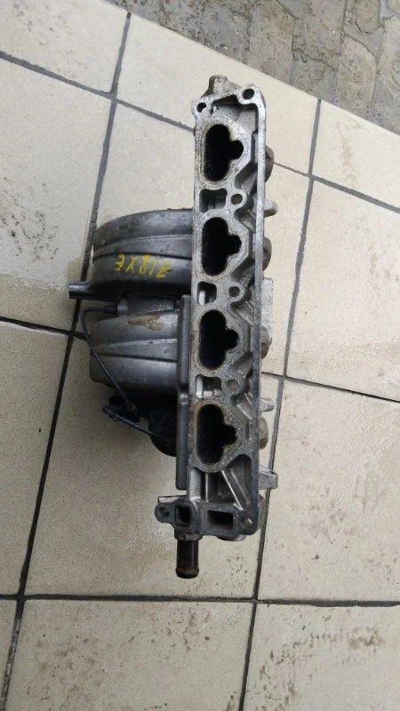 Коллектор впускной Opel ZAFIRA 2004