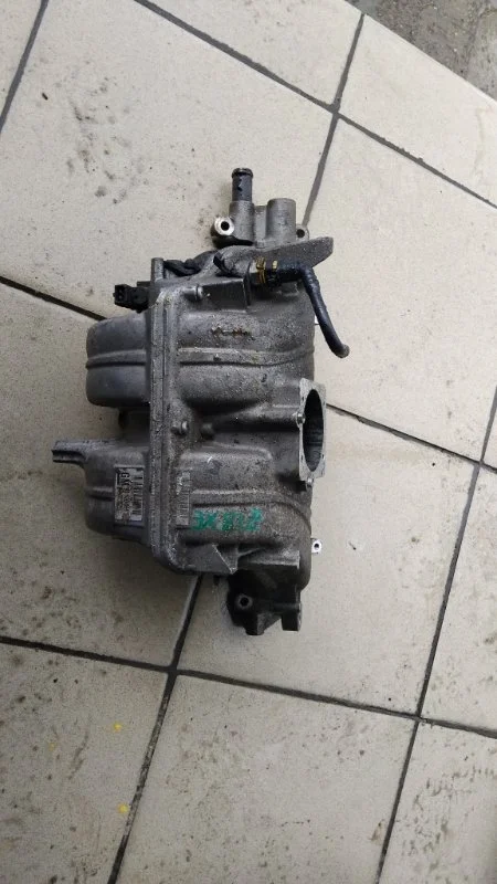Коллектор впускной Opel Astra 2006 H