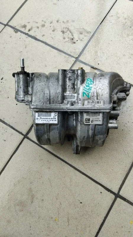 Коллектор впускной Opel ZAFIRA 2007 B