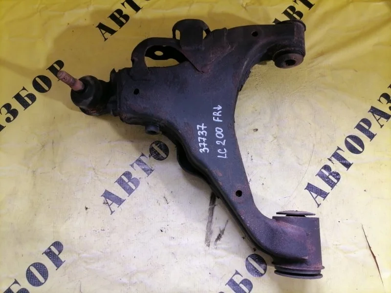 Рычаг передний правый нижний Toyota Land Cruiser 200 2008-2021 2013 4806860030 4.5 1VDFTV 235Л/С DIESEL TURBO