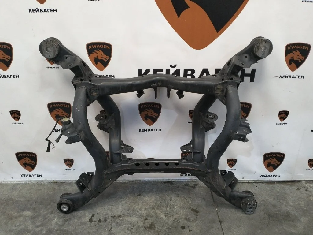 Балка подвески Audi Q7 2010 4L