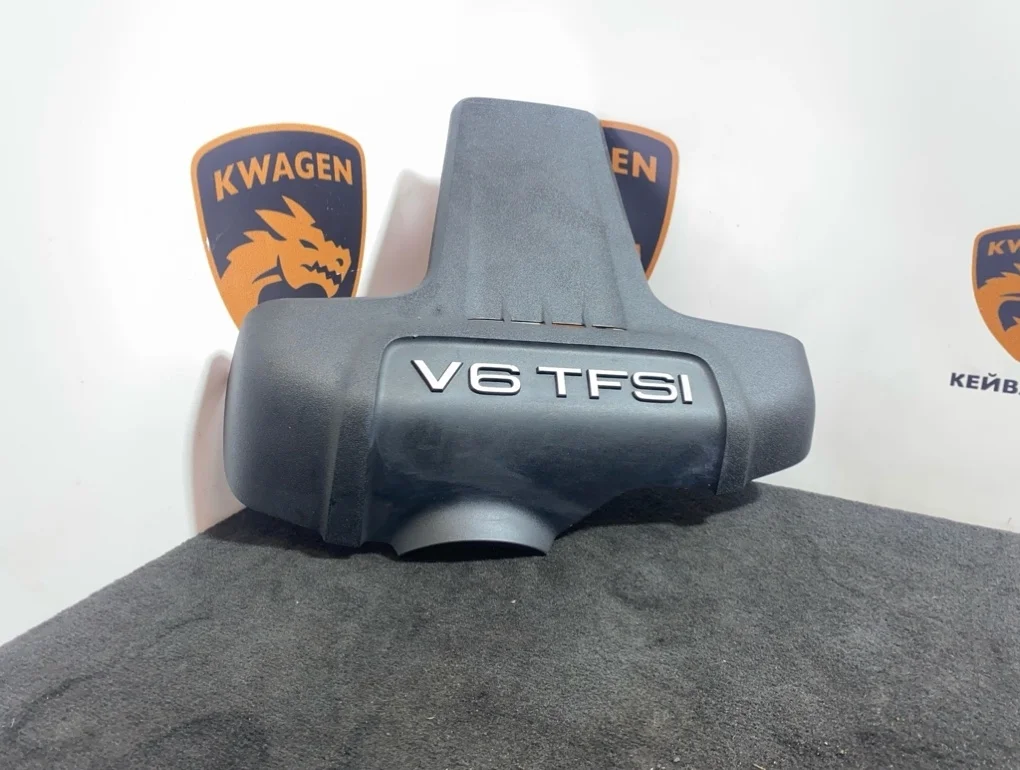 Декоративная крышка двигателя Audi Q7 2011 4L