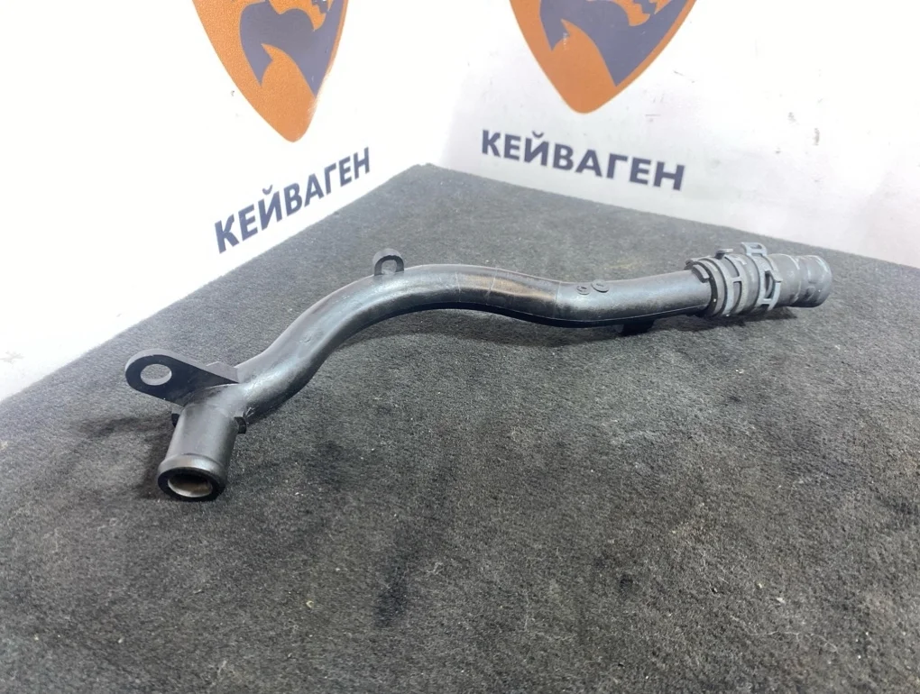 Патрубок системы охлаждения Audi Q7 2011 4L