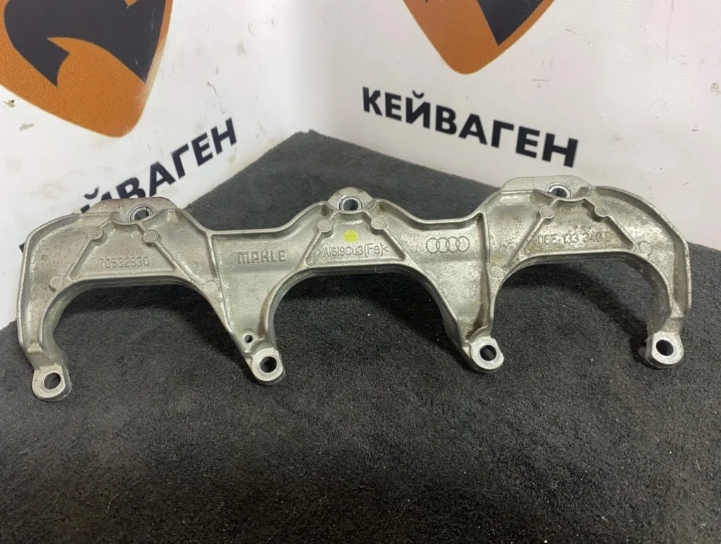 Кронштейн впускного коллектора Audi Q7 2011 4L