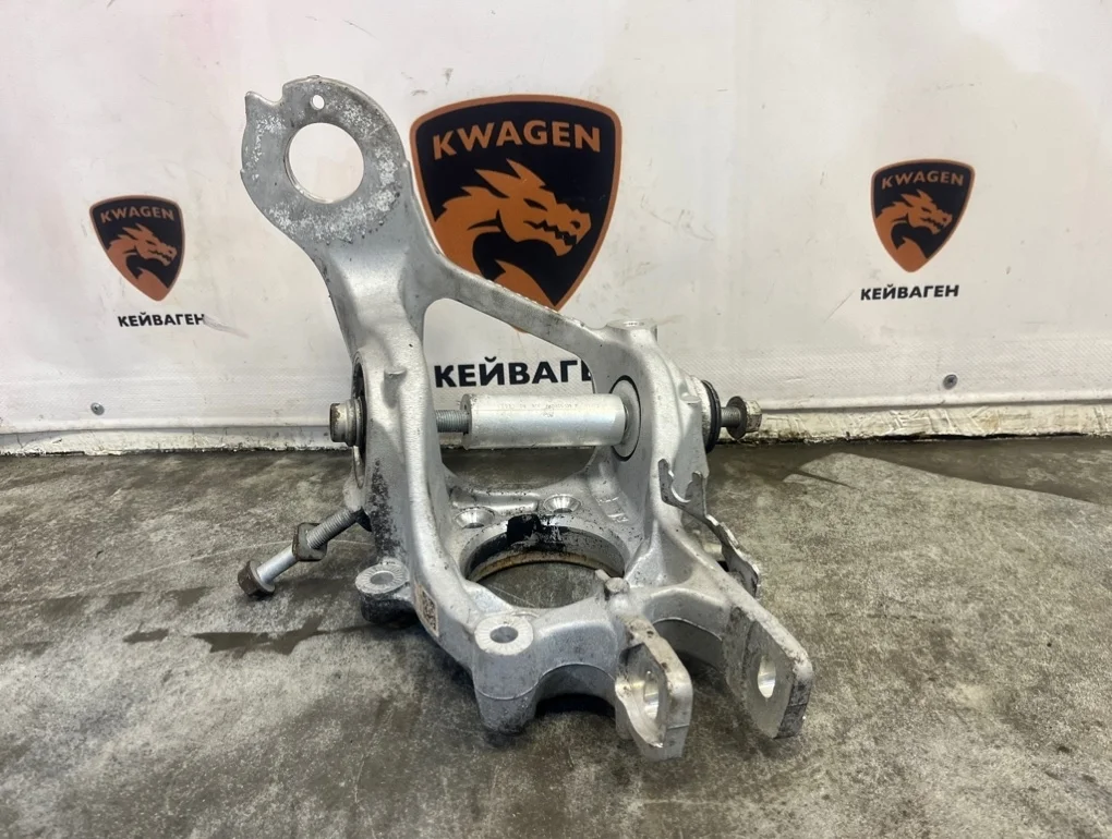 Кулак Audi A6 2012 C7