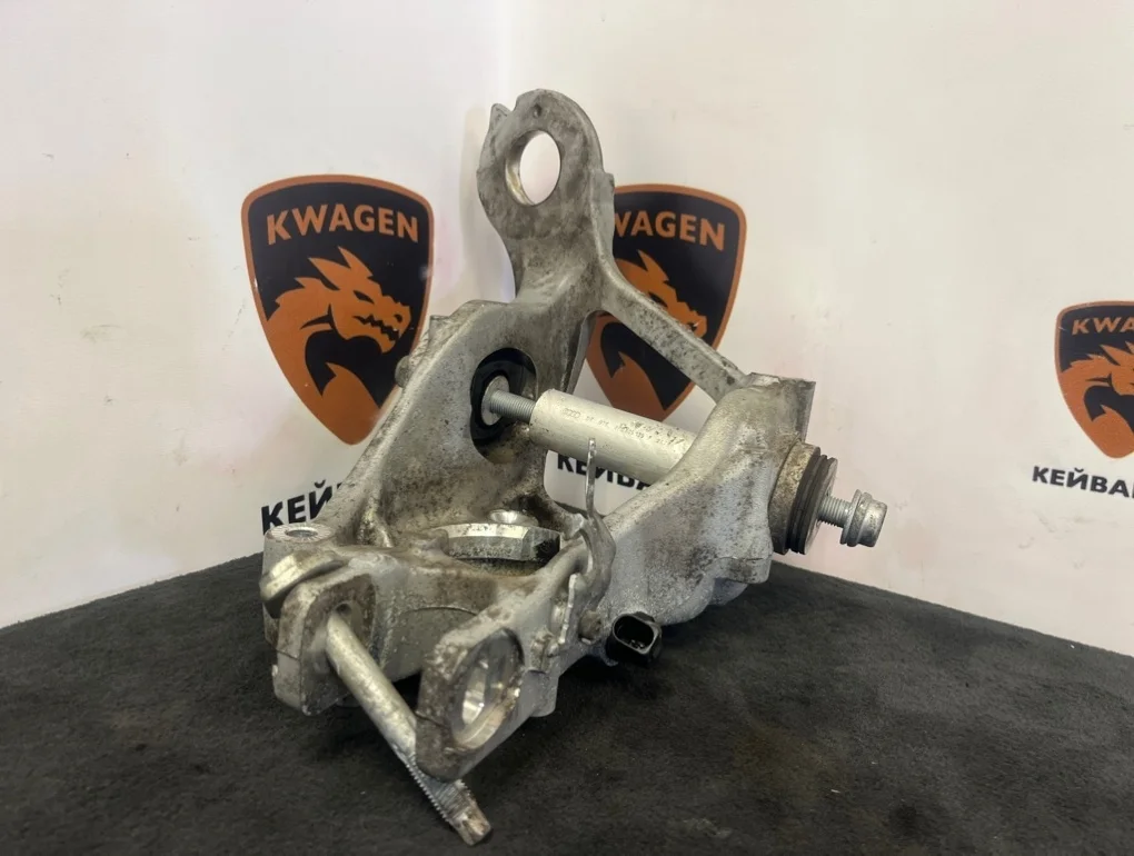 Кулак Audi A6 2015 4G