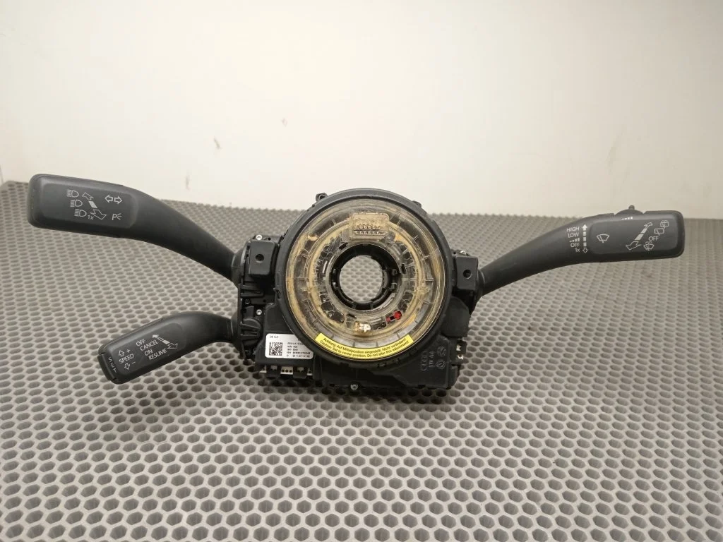 Блок подрулевых переключателей Volkswagen Touareg 2011 7P