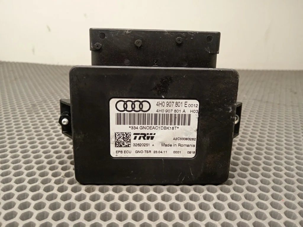 Блок управления стояночным тормозом Audi A8 2011 D4