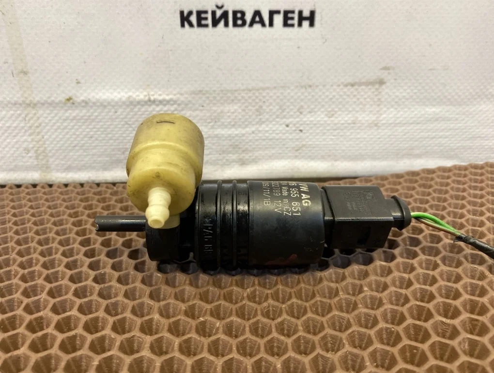 Насос омывателя Volkswagen Touareg 2011 7P