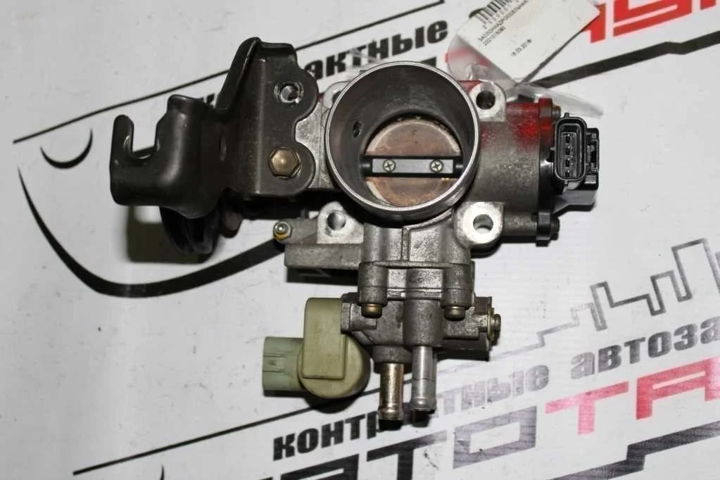 ЗАСЛОНКА ДРОССЕЛЬНАЯ TOYOTA 2221015090