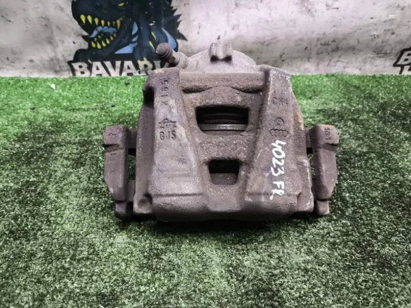 Суппорт передний правый volkswagen Tiguan 2009 5N0615124 5N1 CAWA