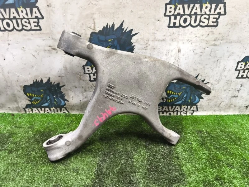 Рычаг задний Audi Q5 2011 8R0505312F 8R CDN, правый