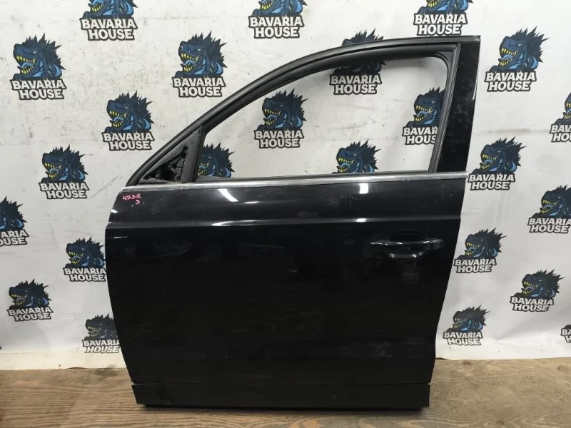 Дверь передняя левая Audi Q3 2013 8U0831051B 8UB CCZ