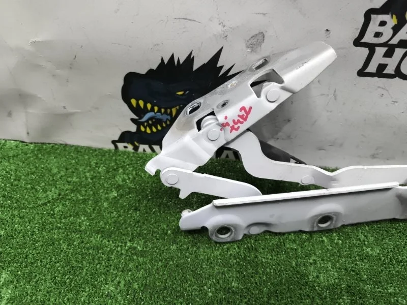 Петля капота левая Jaguar XF 2014 C2Z23424 X250 204PT