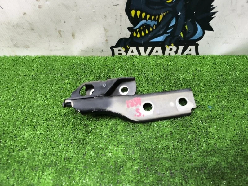 Петля капота левая Audi A3 2008 8P0823301B 8P CCZ