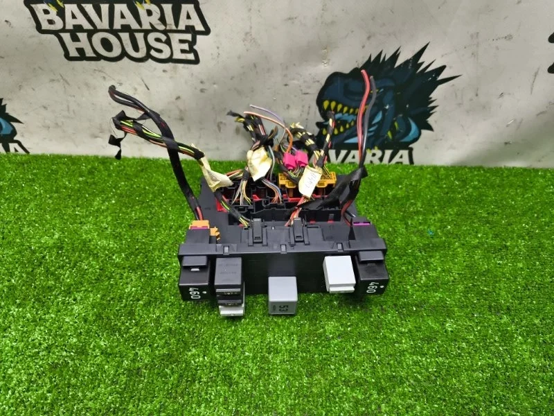 Блок управления бортовой сети volkswagen Tiguan 2009 3C8937049E 5N1 CAWA