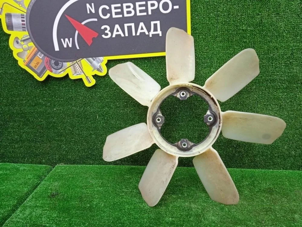 Крыльчатка охлаждения Toyota Land Cruiser 2011 1636150110 200 1VDFTV