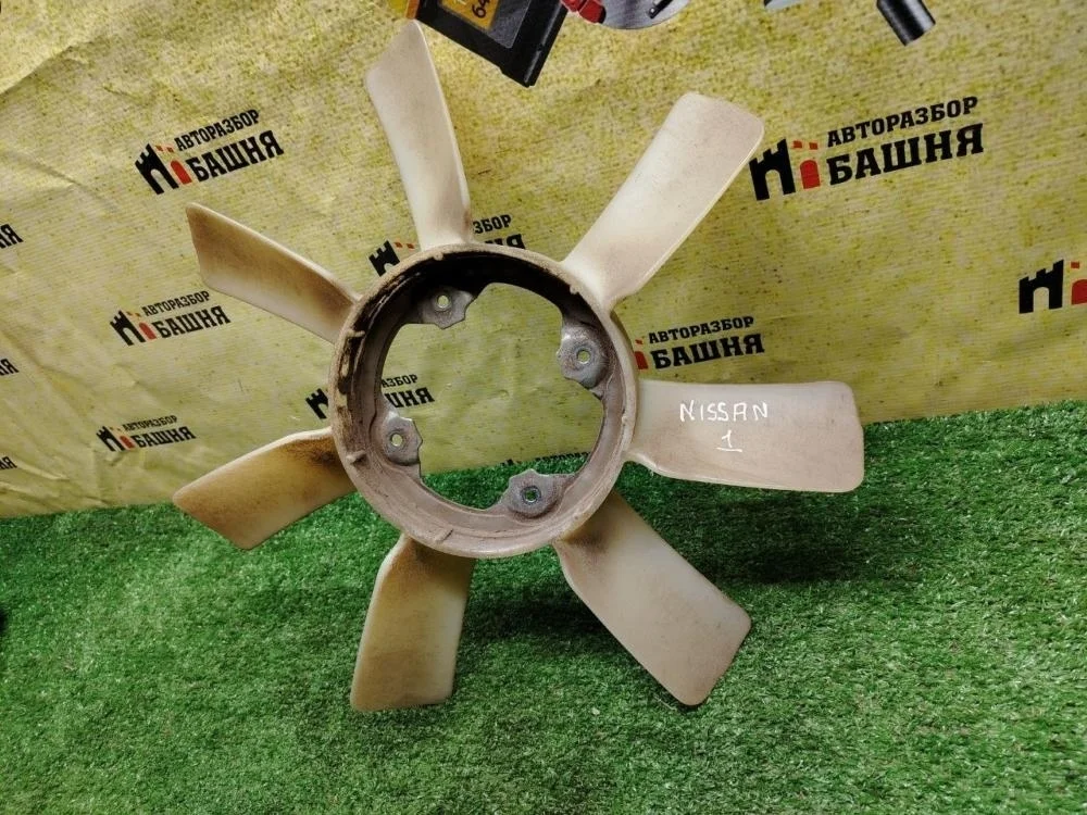 Крыльчатка вентилятора радиатора охлаждения Nissan Navara 2014 21060EB300 D40M YD25DDTI