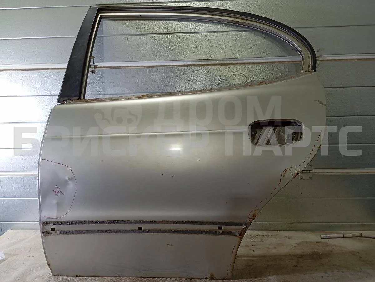 Дверь задняя левая Дэу Леганза 1  V100